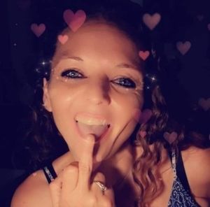 Meet your Posher, Delora